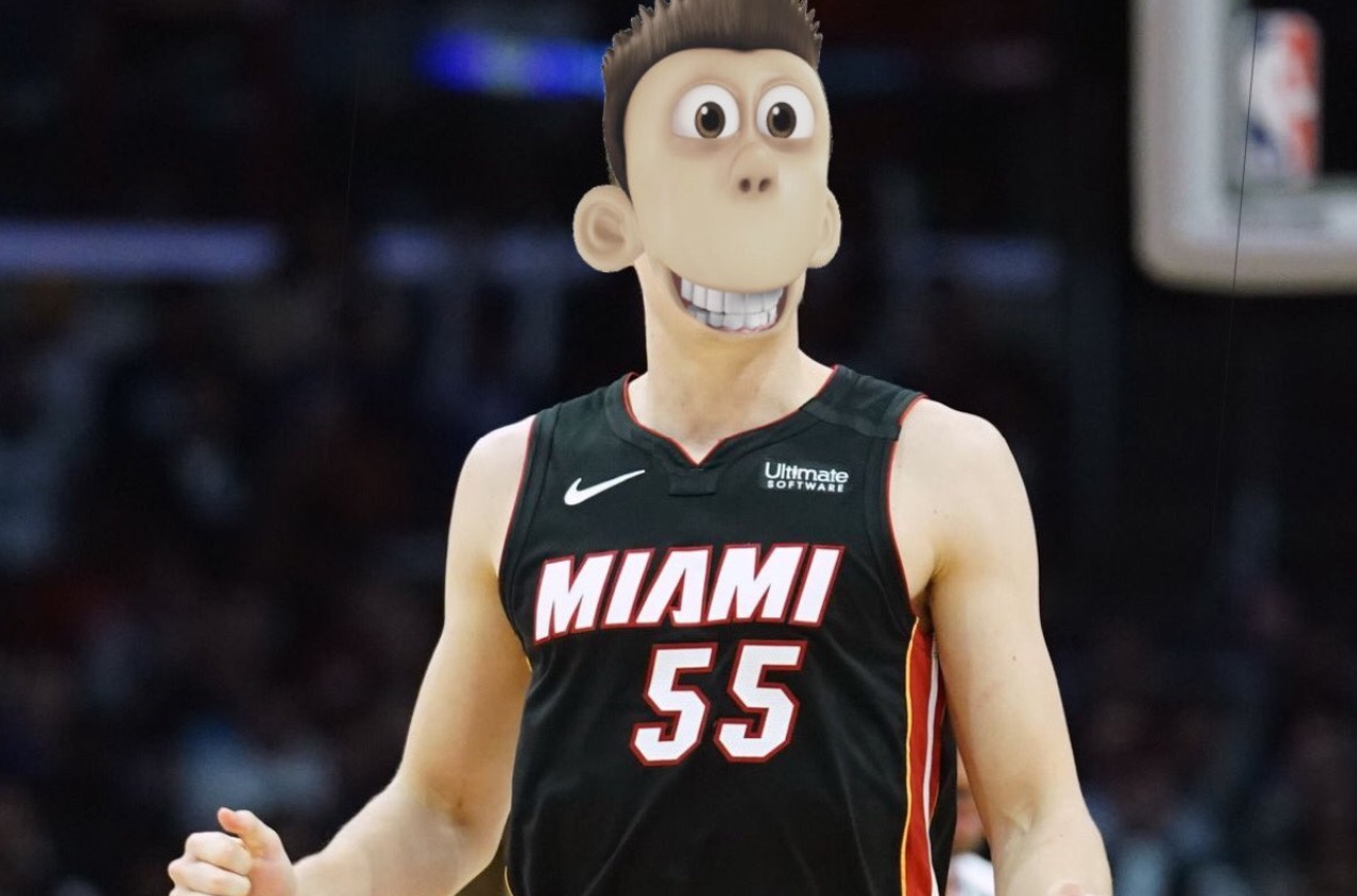 PHOTO Duncan Robinson With The Simpsons Monkey Teeth