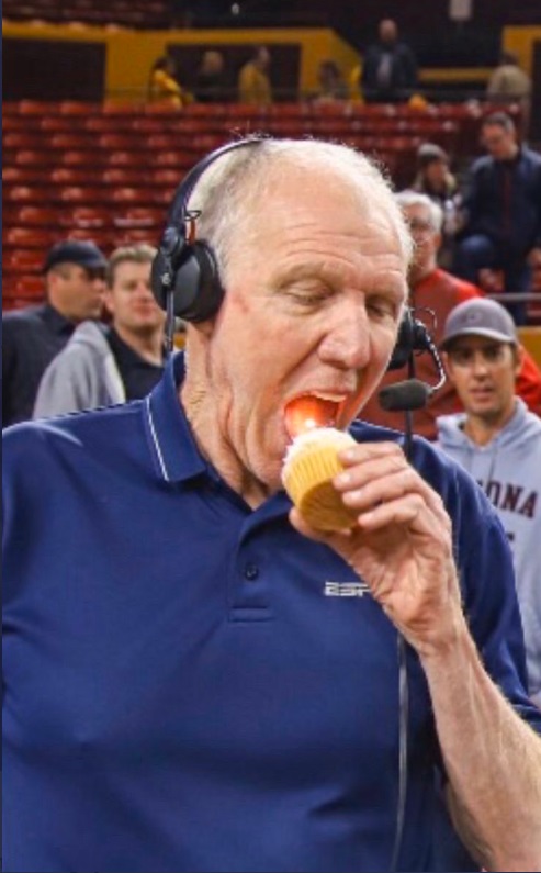 PHOTO Bill Walton Eating A Cupcake With A Lit Candle On It
