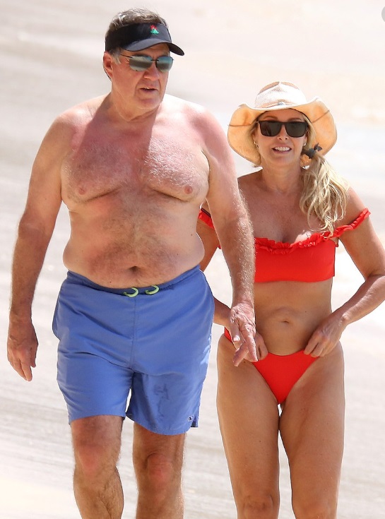 PHOTO Bill Belichick On The Beach With His Blonde Girlfriend
