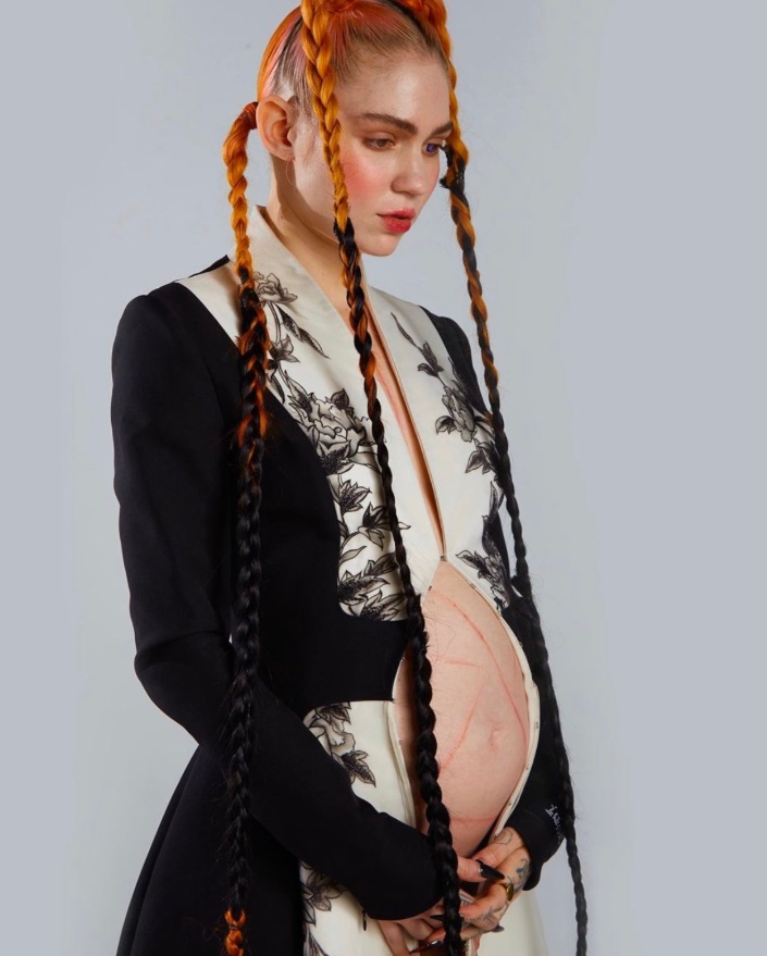 PHOTO Grimes Is VERY Pregnant With Elon Musk's Baby