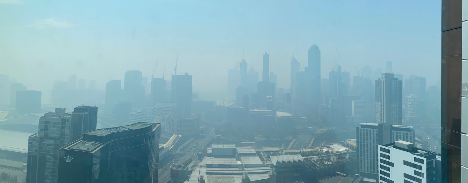 PHOTO Melbourne Skyline Can Barely Be Seen Because It's Covered In Smoke