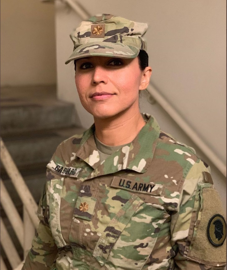 PHOTO Tulsi Gabbard Smiling In Full US Army Hat And Uniform