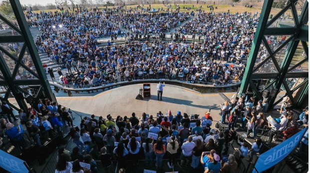 PHOTO Bakersfield Crowd For Bernie Sanders Rally Was More Than Trump Has Had