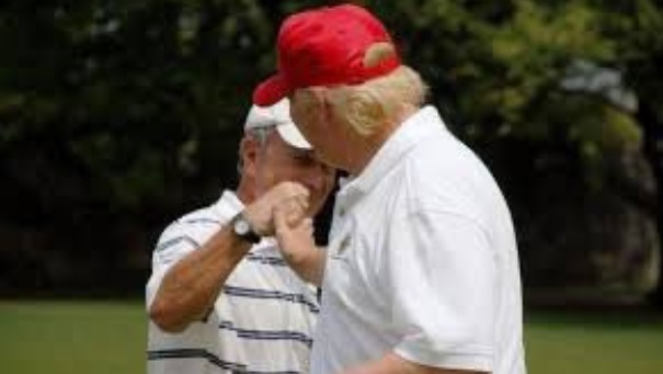 PHOTO Donald Trump Holding Hands With Michael Bloomberg On The Golf Course