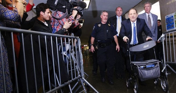 PHOTO Harvey Weinstein Using A Walker To Get Out Of The Court Room
