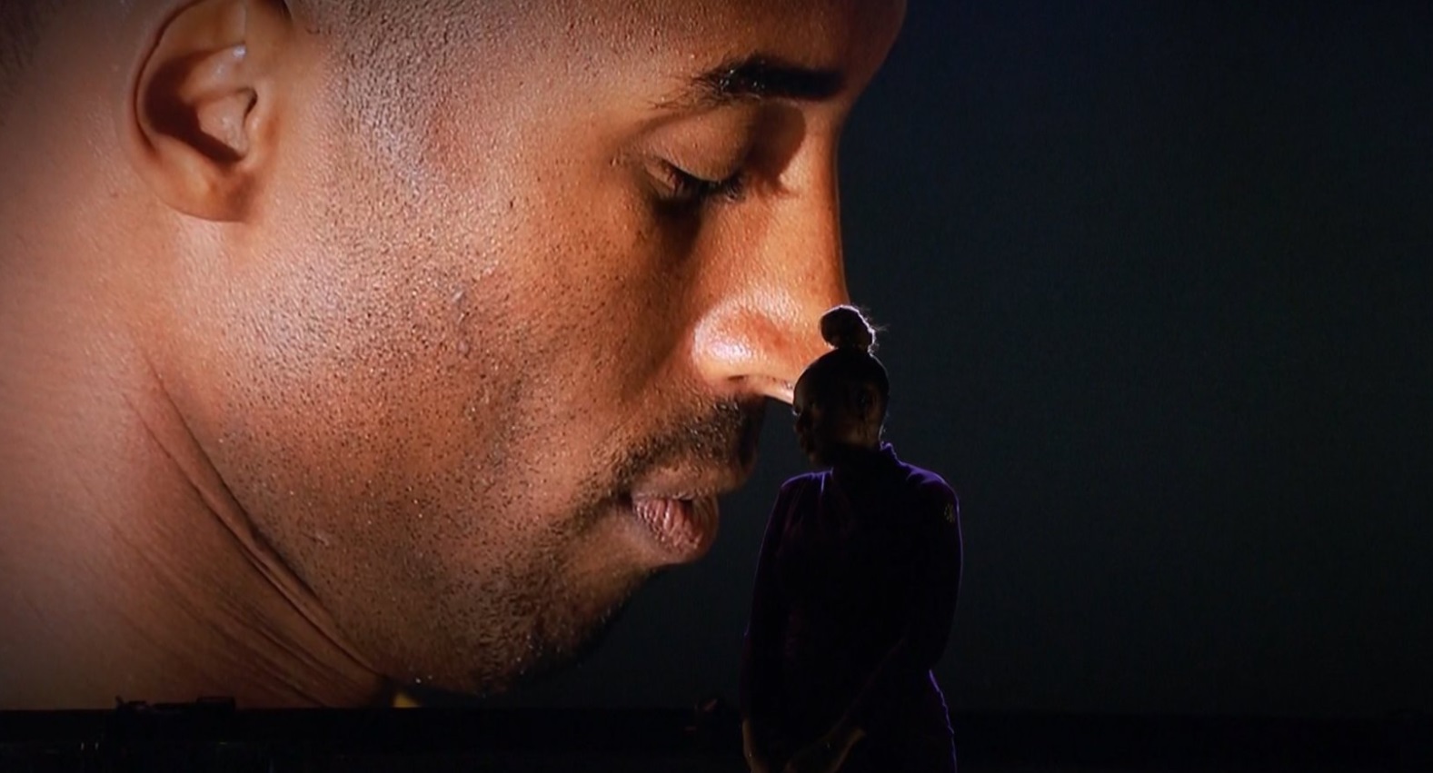 PHOTO Kobe Bryant Jennifer Hudson Silhouette