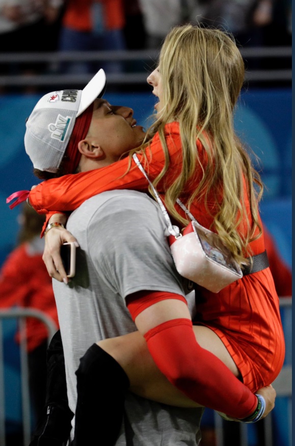 PHOTO Patrick Mahomes Holding Girlfriend After Winning Super Bowl