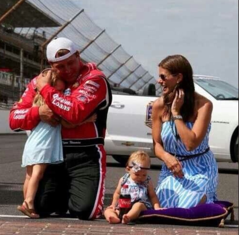 PHOTO Ryan Newman On The Track With His Wife Hugging His Daughter