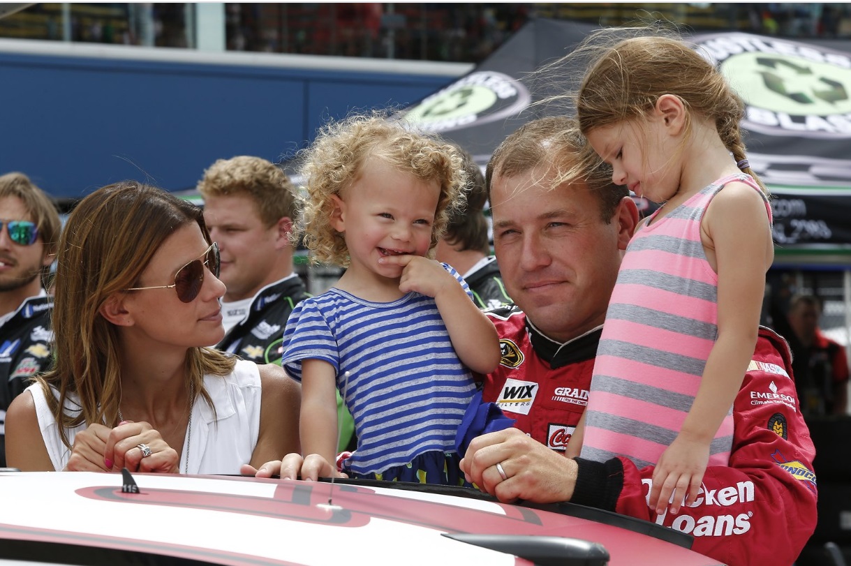 PHOTO Ryan Newman Smiling With His Family