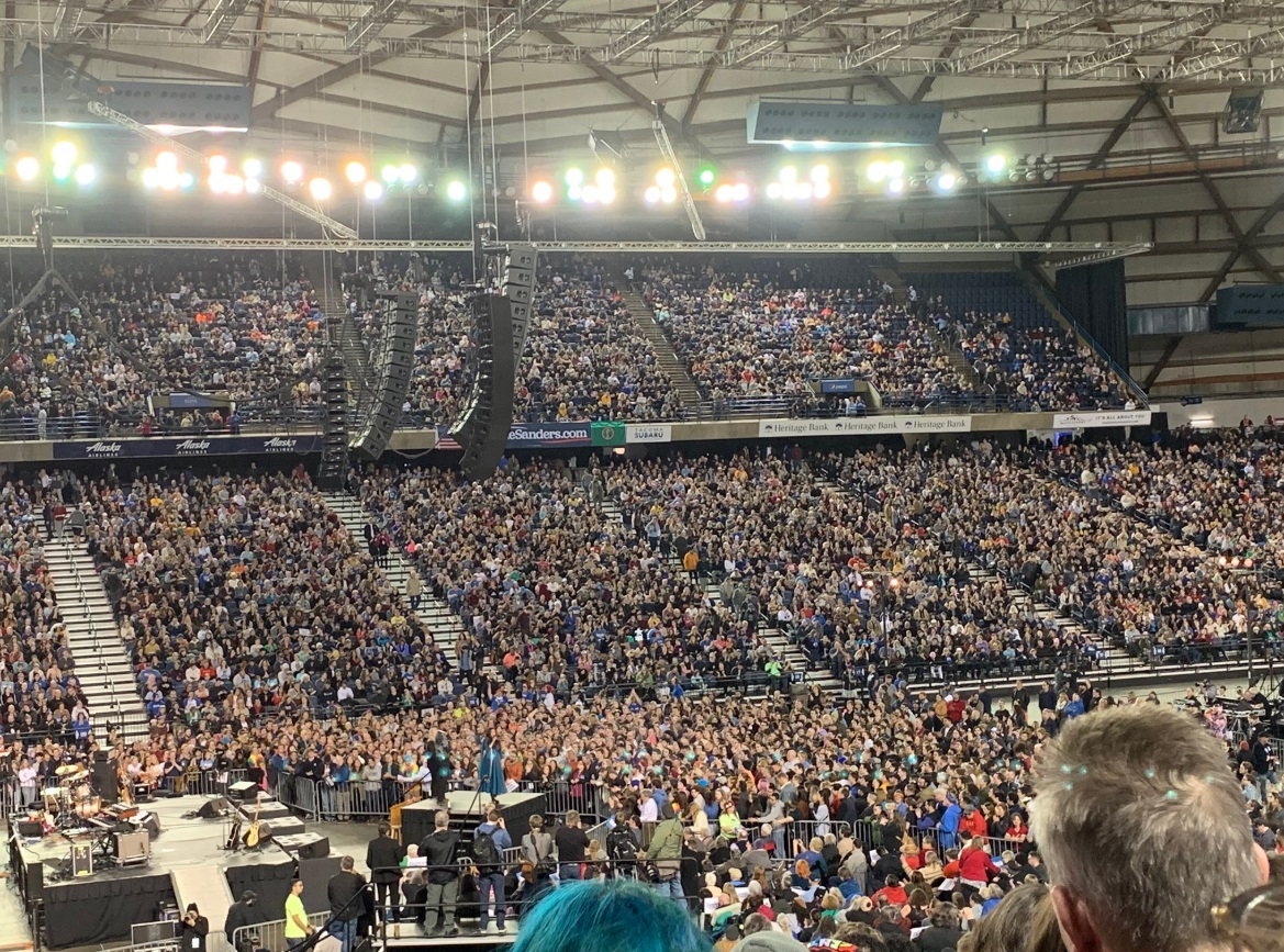 PHOTO Very Packed Crowd For Bernie Sanders Rally