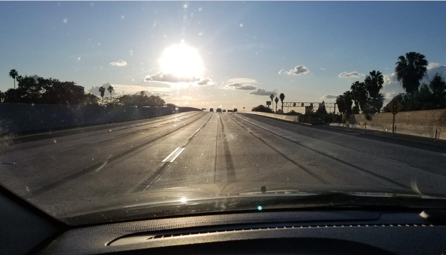 PHOTO 91 Freeway In Los Angles Empty At 6PM Due To Corona Virus
