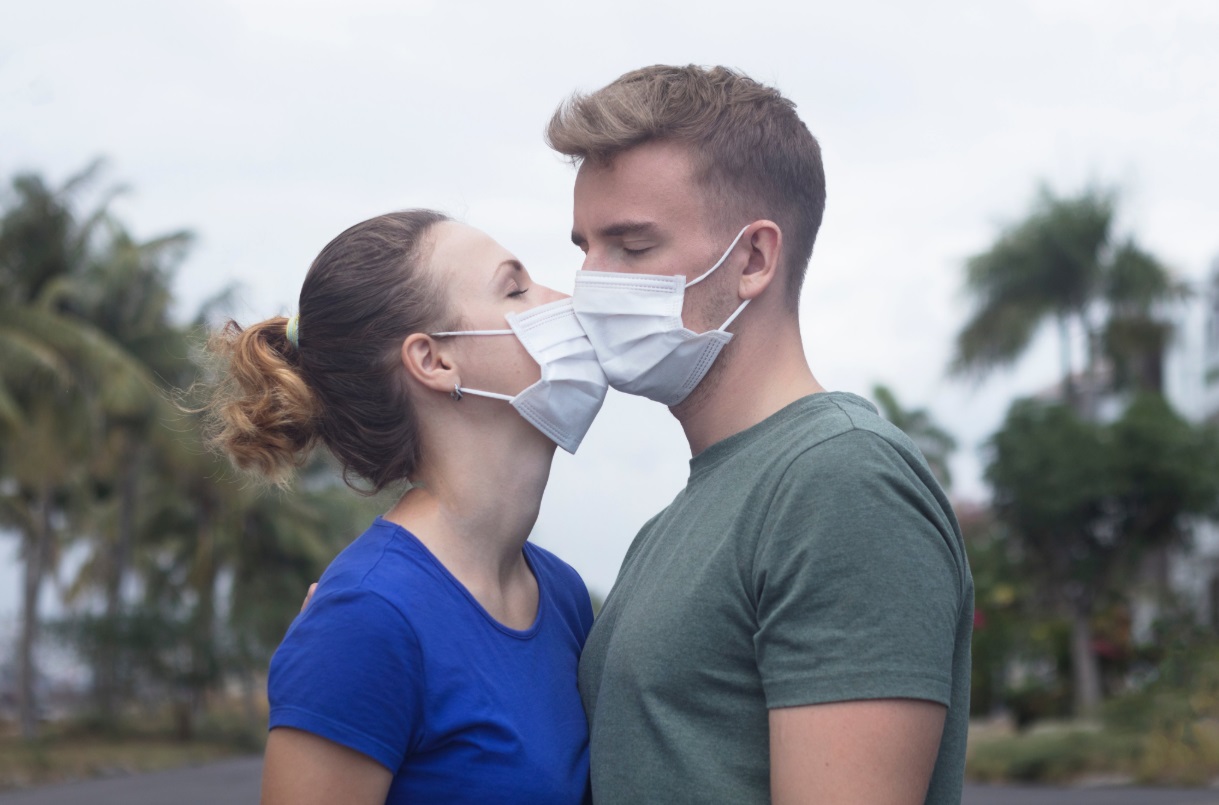 PHOTO Couple Trying To Make Out With Mask On During Corona Virus Pandemic