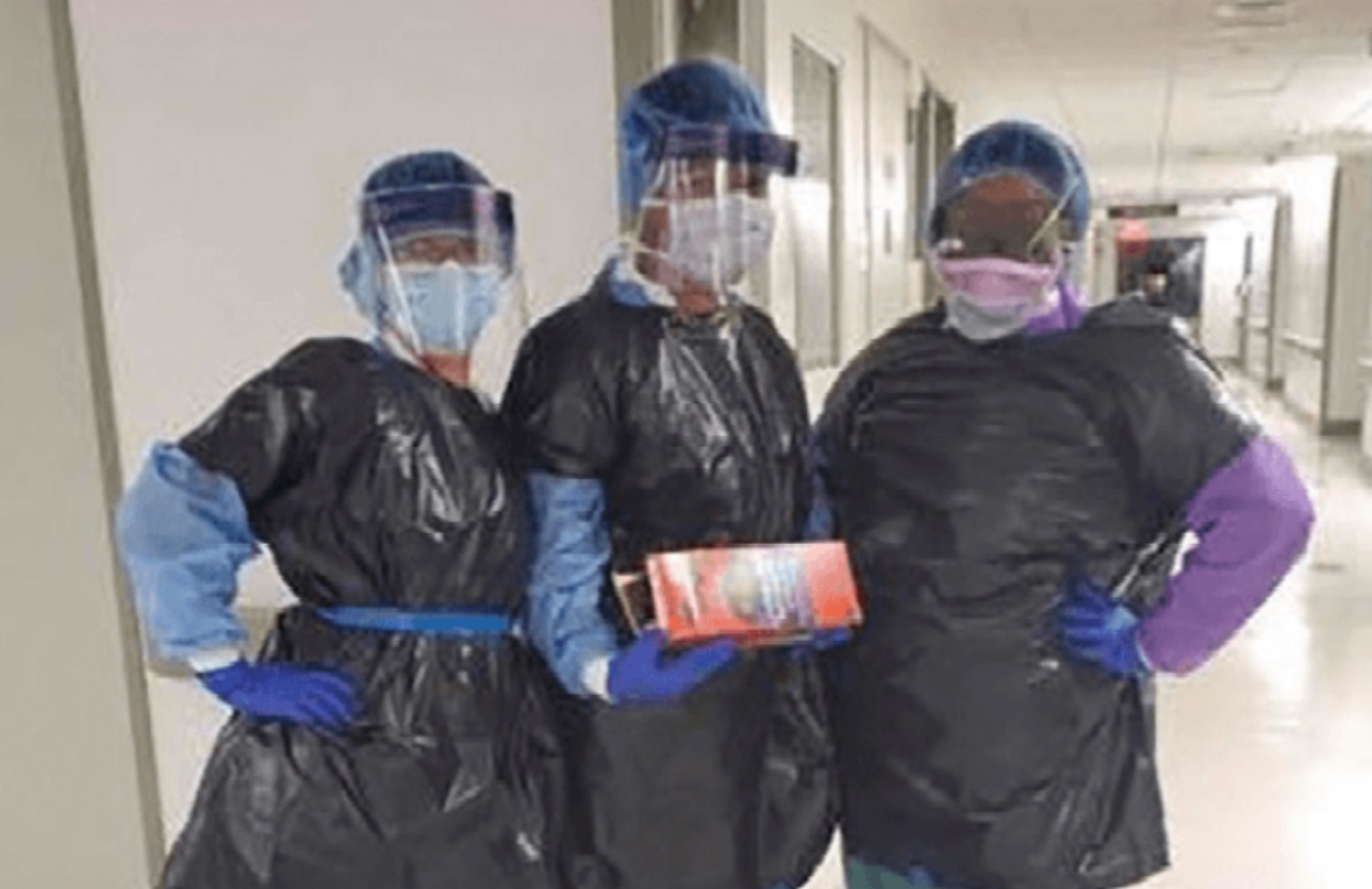 PHOTO Hospital Nurses Wearing Trash Bags As Nurse Gowns