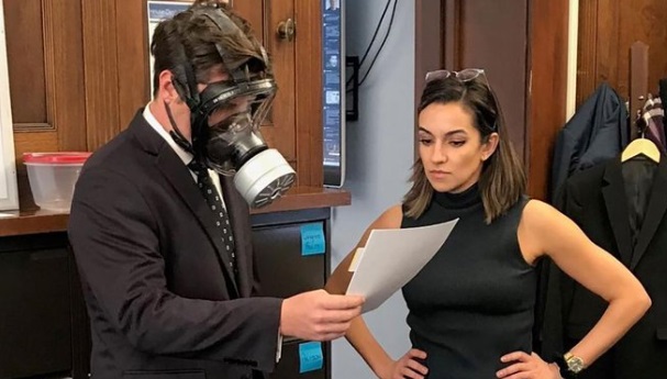 PHOTO Matt Gaetz Wearing A Gas Mask To Avoid Corona Virus