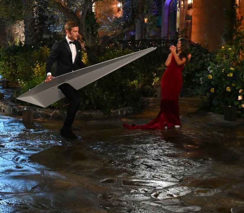 PHOTO Peter Holding A Cardboard Boat When First Meeting Madison On The Bachelor