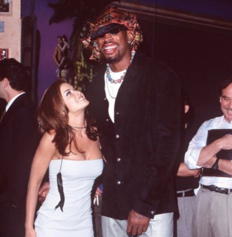 PHOTO Carmen Electra Looking Deeply At Dennis Rodman Like He's Bae