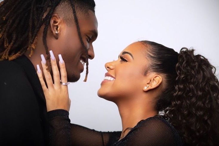 PHOTO CeeDee Lamb's Girlfriend Kissing Him