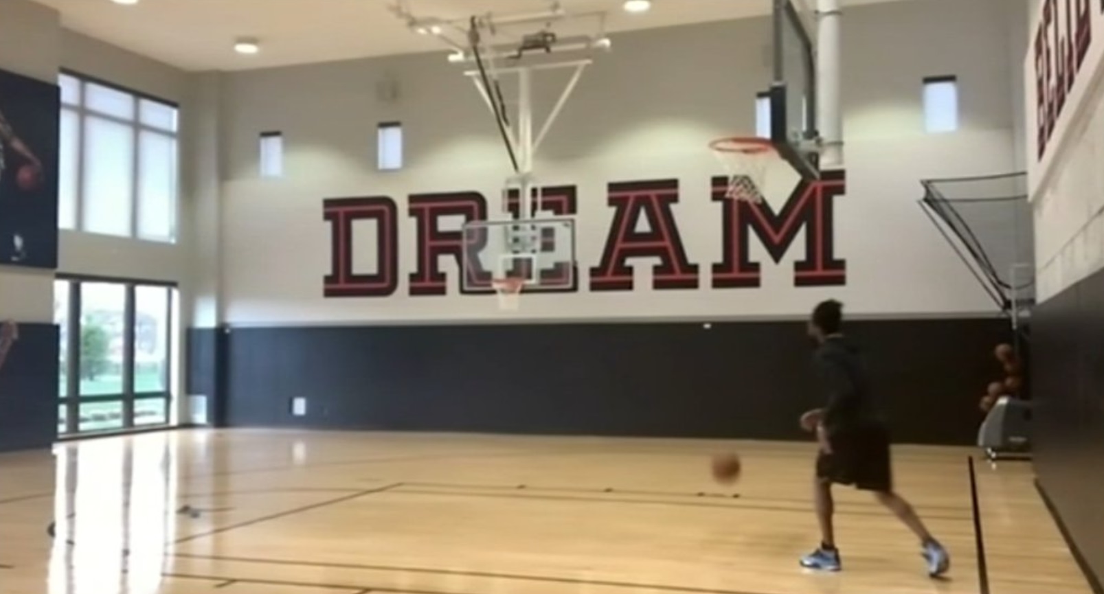 PHOTO Mike Conley Has Huge Full Court Home Gym