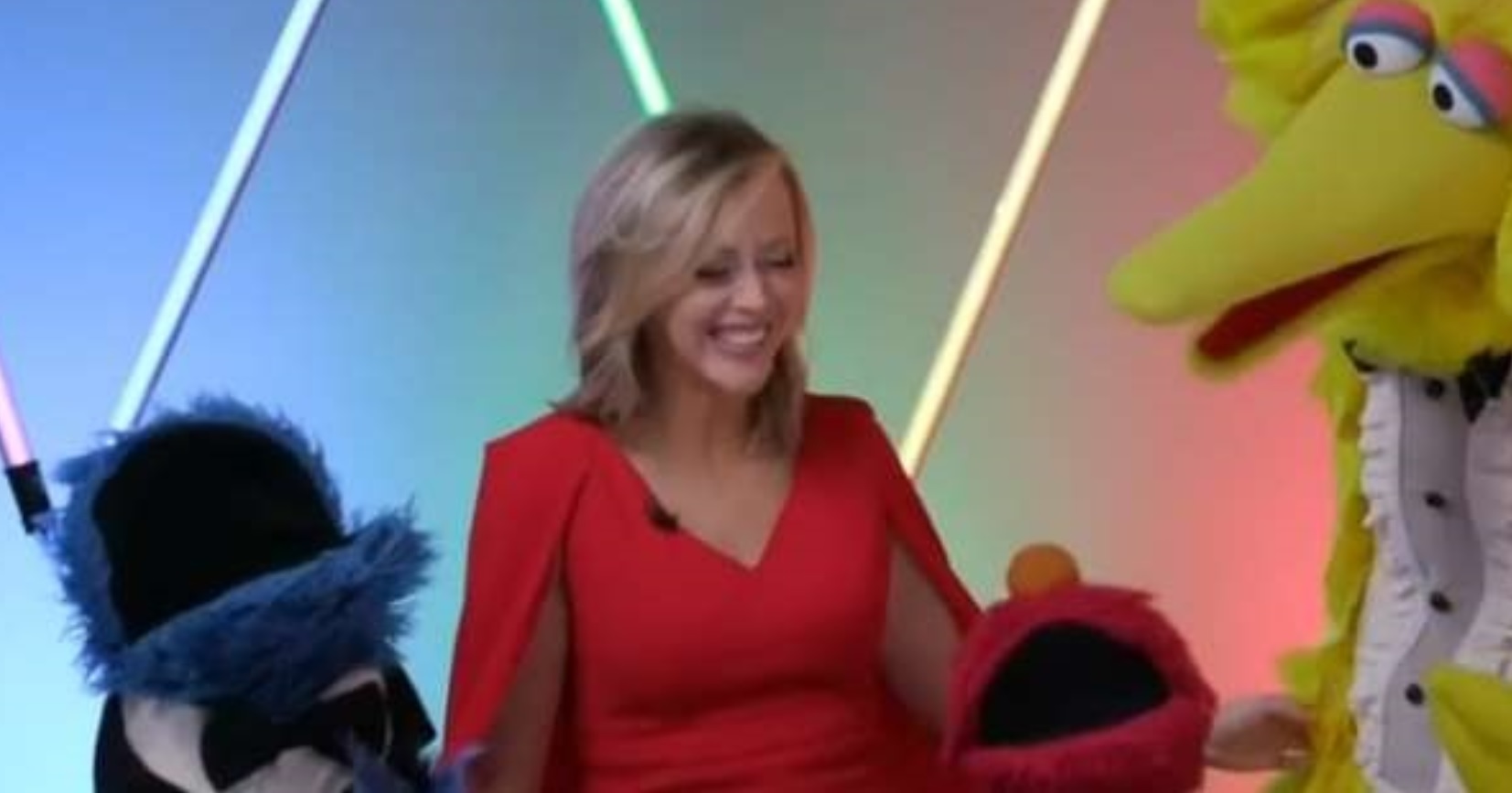 PHOTO Paula Reid With Kids TV Characters