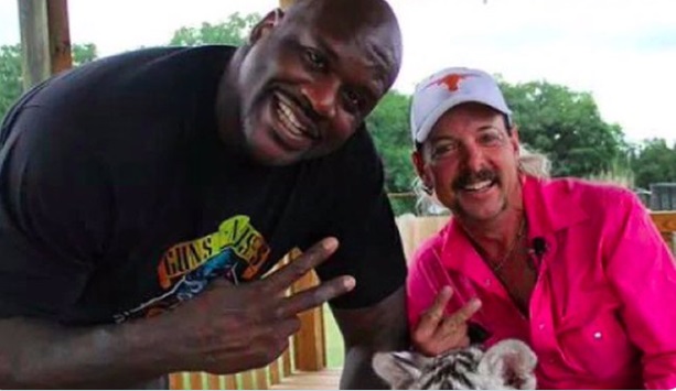 PHOTO Shaquille O'Neal Hanging Out With Joe Exotic
