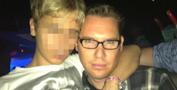 PHOTO Young Kid Hugging Bryan Singer