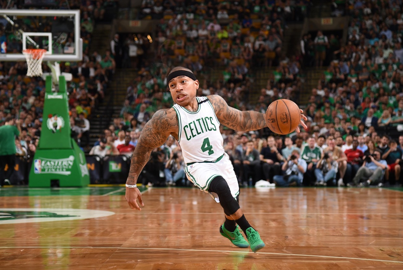 PHOTO Isaiah Thomas Shrunk To Look Like A Midget