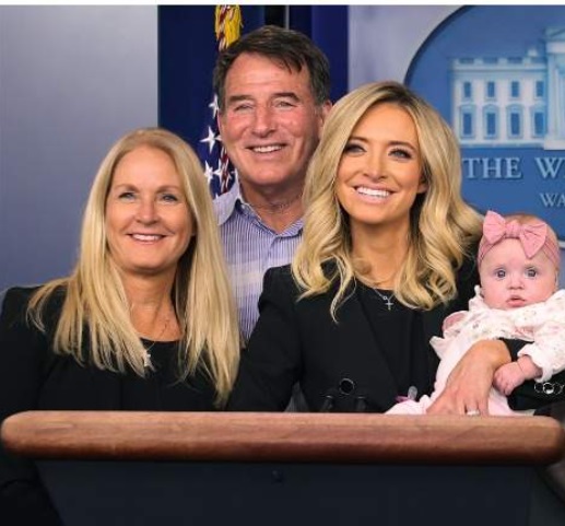 PHOTO Kayleigh McEnany's Mother Looks Just Like Her