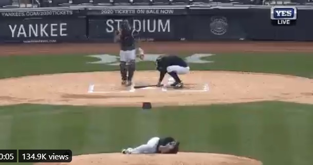 PHOTO Masahiro Tanaka Banging His Legs On Mound In Pain After Getting Hit By Pitch