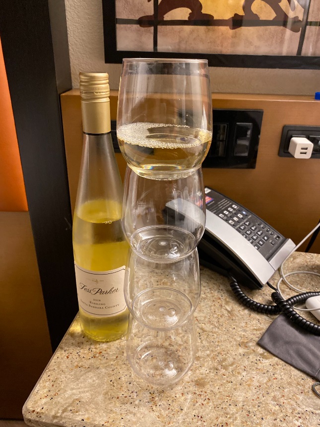 PHOTO Room Service Wine Inside The NBA Orlando Bubble Comes With 4 Stackable Cups