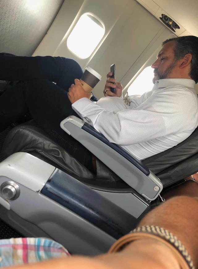 PHOTO Ted Cruz Not Wearing Mask On Americans Airlines Flight