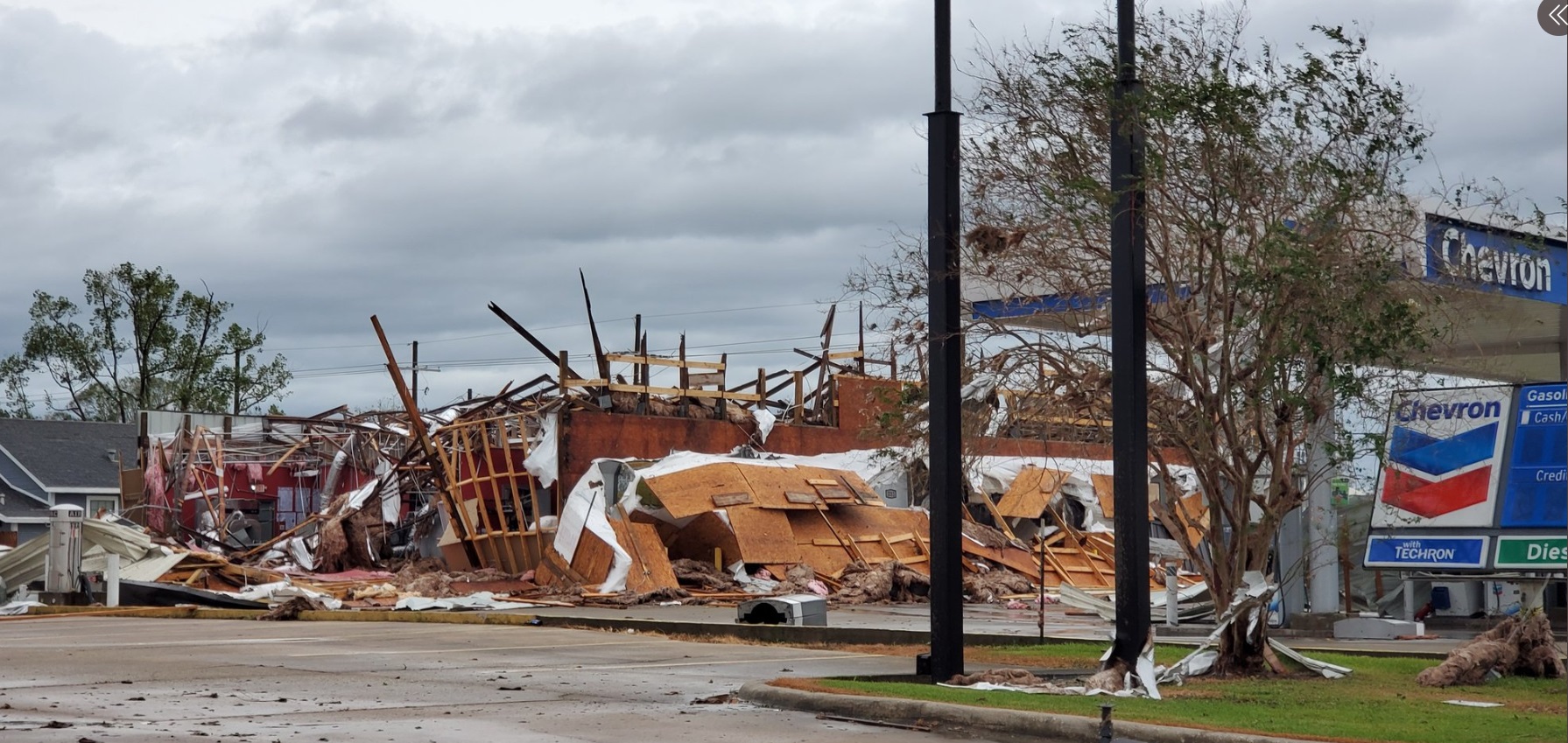 PHOTO Chevron Gas Station Untouched By Hurricane In Lake Charles